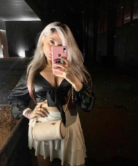 Tamires Panage 素敵なポルノスター 写真