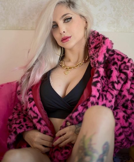 Tamires Panage ポルノスター セックス 写真