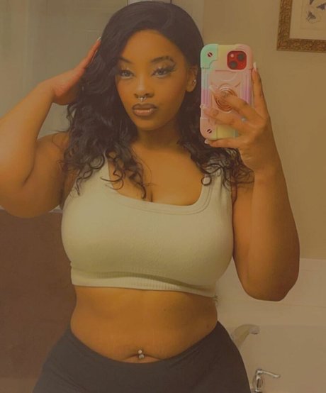 KandiiiKain 美しいモデル 写真