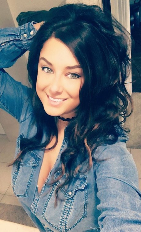 Ashley Dawn ポルノスター アーカイブ