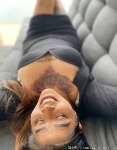 vip karev mora ポルノスター ヌード 写真