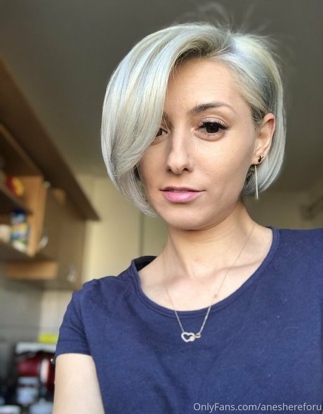 巨乳の熟女オンリーファンズ 無料エロ 写真