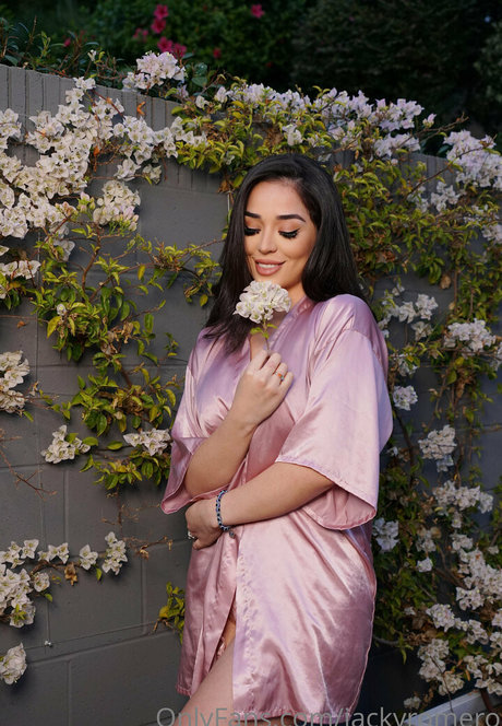 巨乳ティーンオンリーファンズ ベスト 画像