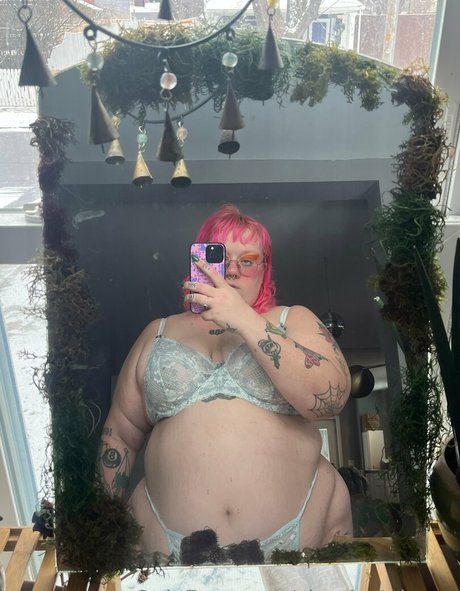 cheeks4cherry ポルノモデル 写真