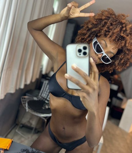 Bermudez Cortes スター 裸 写真