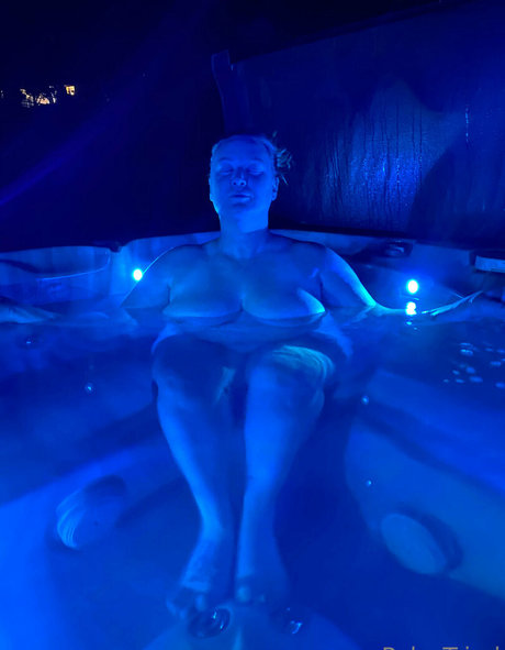 ぽっちゃり 主観視点 OnlyFans 無料エロ アーカイブ