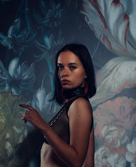 oksanam 高品質のポルノスター 写真