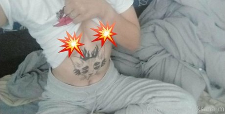 19歳のOnlyFans ホットxxx ギャラリー