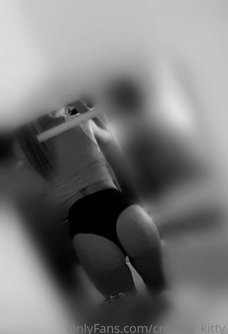 ラバーオンリーファン 美しいヌード 写真