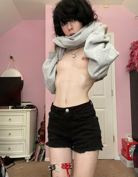 bitchgutzz ポルノスター ヌード アーカイブ