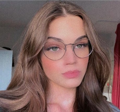 Xenia Harsen ポルノスター パーフェクト 写真