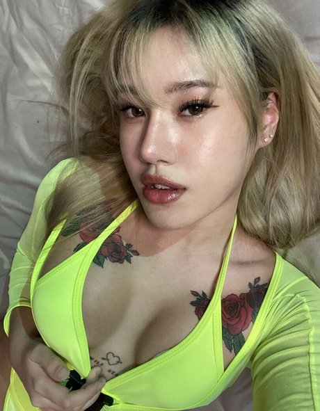 ブッシュ・オンリーファンズ アートポルノ ギャラリー