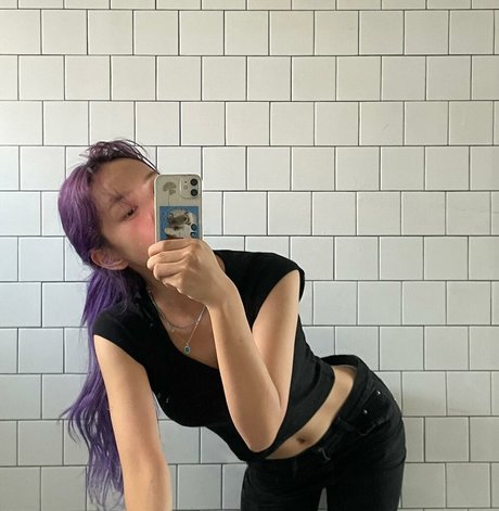 Yunjinpet ポルノスター ヌード 写真