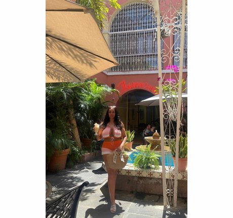 アナル熟女OnlyFans アート裸 写真