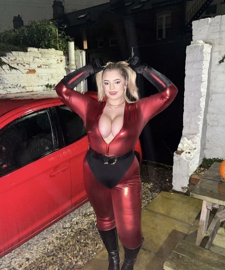 Hollie H 完璧なポルノスター 写真