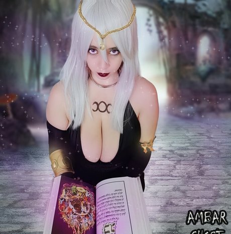 Ambar Ghost スター 裸 ギャラリー