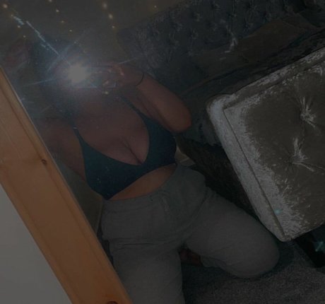 Katie Kerman アートモデル アーカイブ