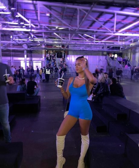 女性の筋肉オンリーファンズ エロ 写真