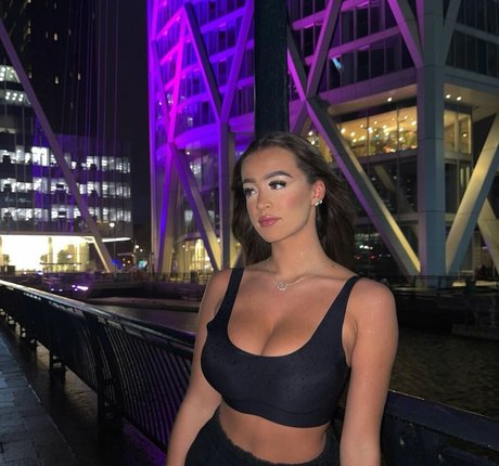 Camille Kathleen Bennetton ポルノスター 素敵 写真