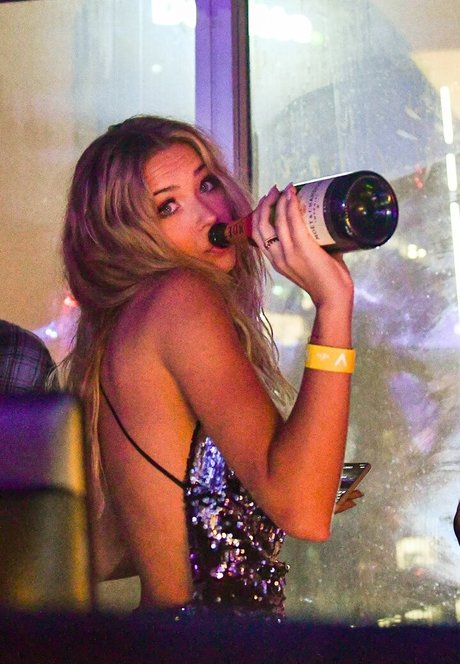 Sandra Kubicka ホットなポルノスター 写真