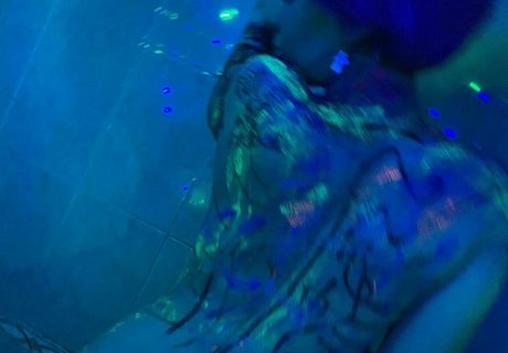 likafreaky セクシーなスター 写真