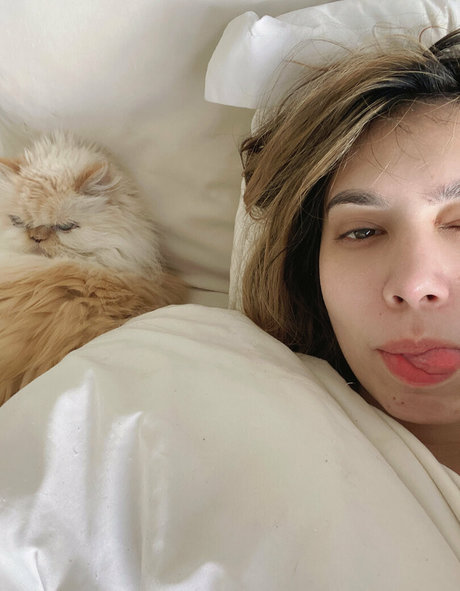 BBW パウグ オンリーファンズ セクシー裸 ギャラリー