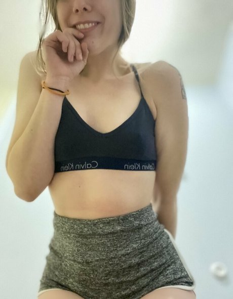 cutelilrosesfree ポルノスター 可愛い 写真