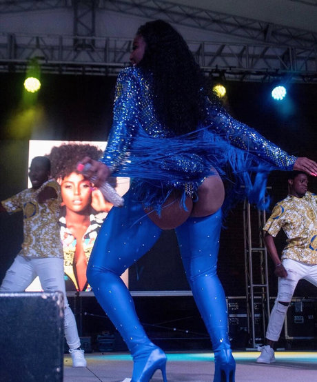 熟女クーガーオンリーファンズ 無料セクシー アーカイブ