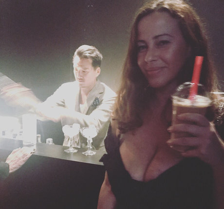 ダーティトークオンリーファンズ 美しい裸 写真