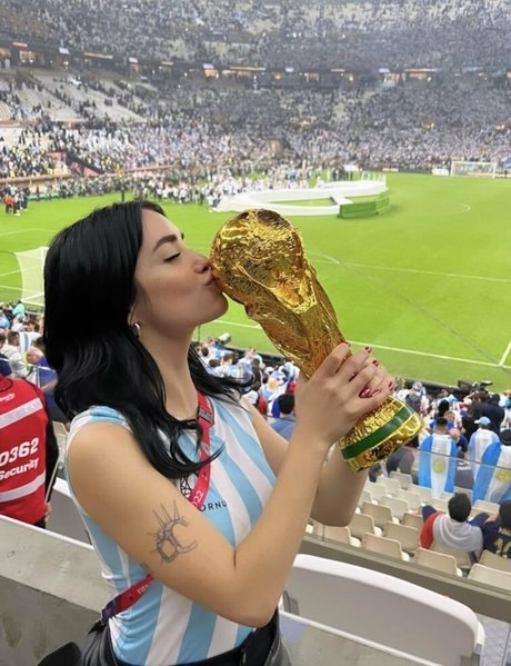 Lali Esposito 無料モデル アーカイブ