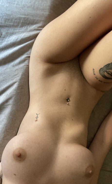 かわいいシーメールオンリーファンズ ポルノグラフィック 画像