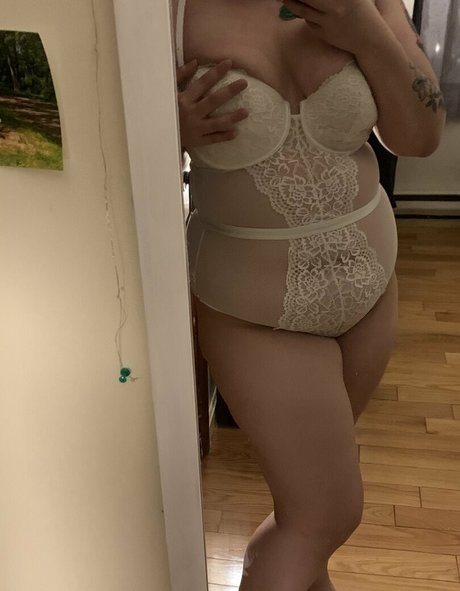 babydolljen411 アダルトスター 写真