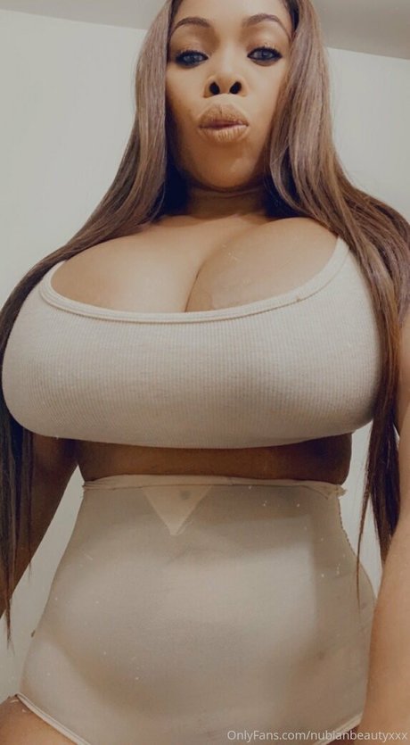 nubianbeautyxxx アダルトモデル 画像