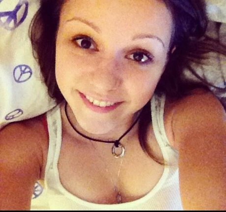 Silenced Hippie セックスモデル 写真