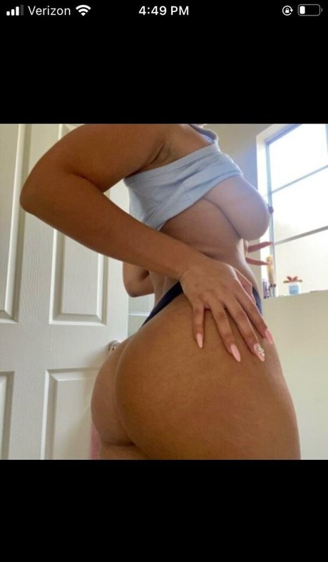 youngcoconut 独占ポルノスター 画像