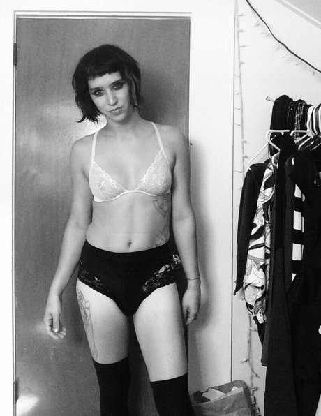 BBW パウグ オンリーファンズ アートxxx アーカイブ