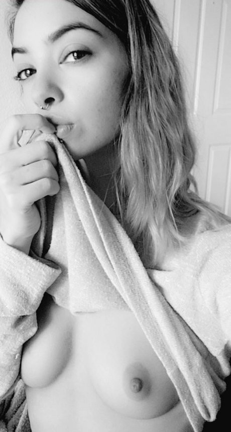 ゲイの乳首OnlyFans 美しい裸 画像