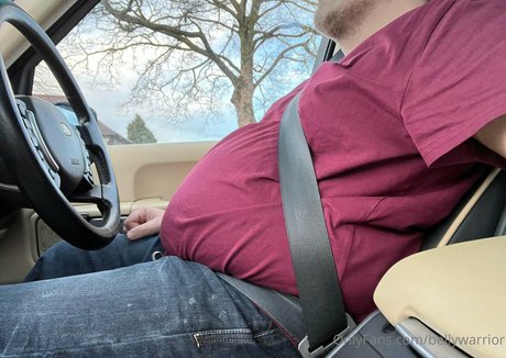 bellywarrior ポルノスター 写真