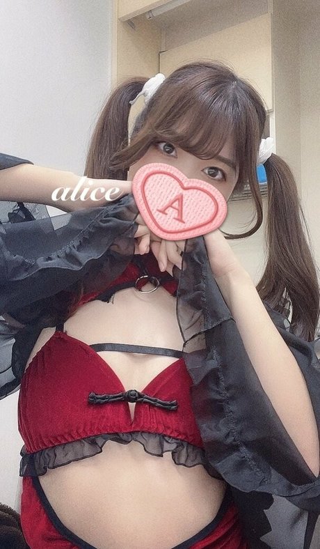 ダーティトークオンリーファンズ 裸 画像