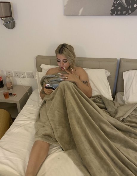 mrandmrsjewels 裸のモデル 写真