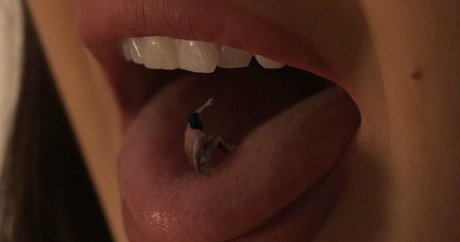 ポーグ xxx オンリーファンズ ヌード 画像