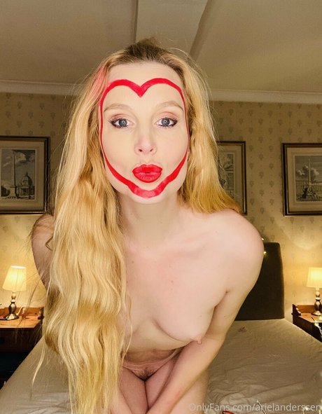 金髪レズビアンオンリーファンズ ホット裸 写真