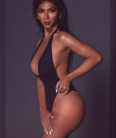 Brigite Salvatore 最高のスター 写真