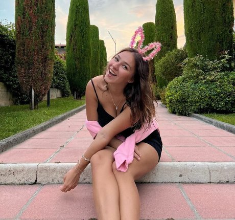 ポーグ xxx オンリーファンズ エロチック 写真