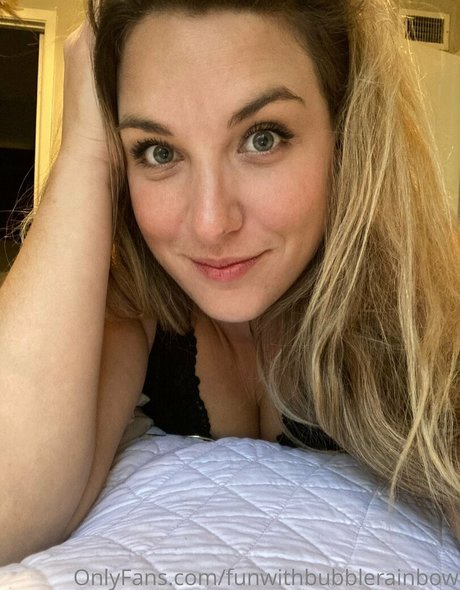 funwithbubblerainbow アート女優 写真