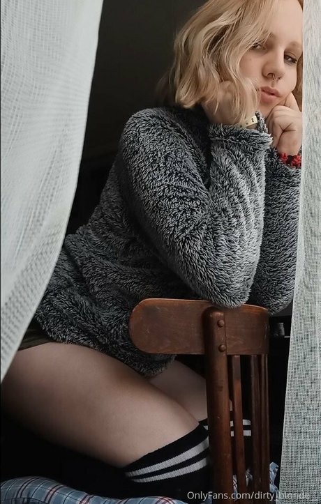 dirty blonde__ ポルノスター ホット 写真