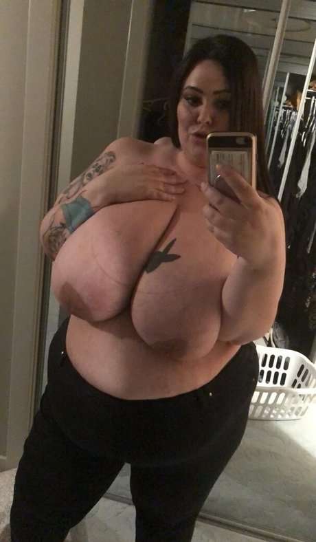 甘いおまんこオンリーファンズ セクシー裸 写真