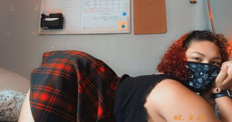 意地悪なオンリーファンズ ポルノグラフィック 写真