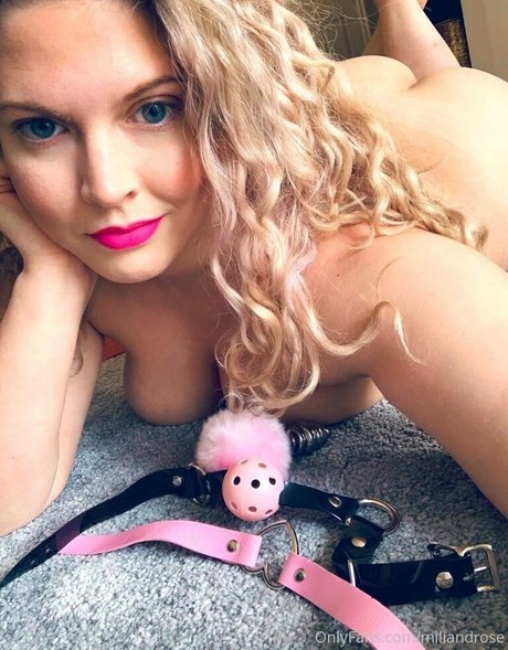 巨乳の熟女オンリーファンズ 無料セックス 写真