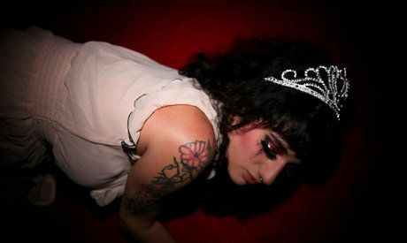 ミニドレス OnlyFans アートポルノ 画像